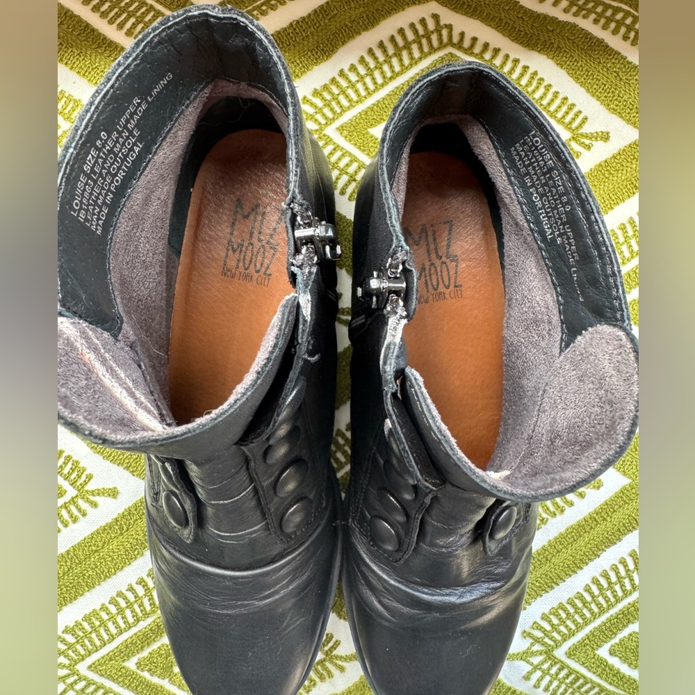 Miz Mooz “Louise” Black Leather Button Front Ankle Boots. Vintage vibe! Size 8 - Picture 7 of 11